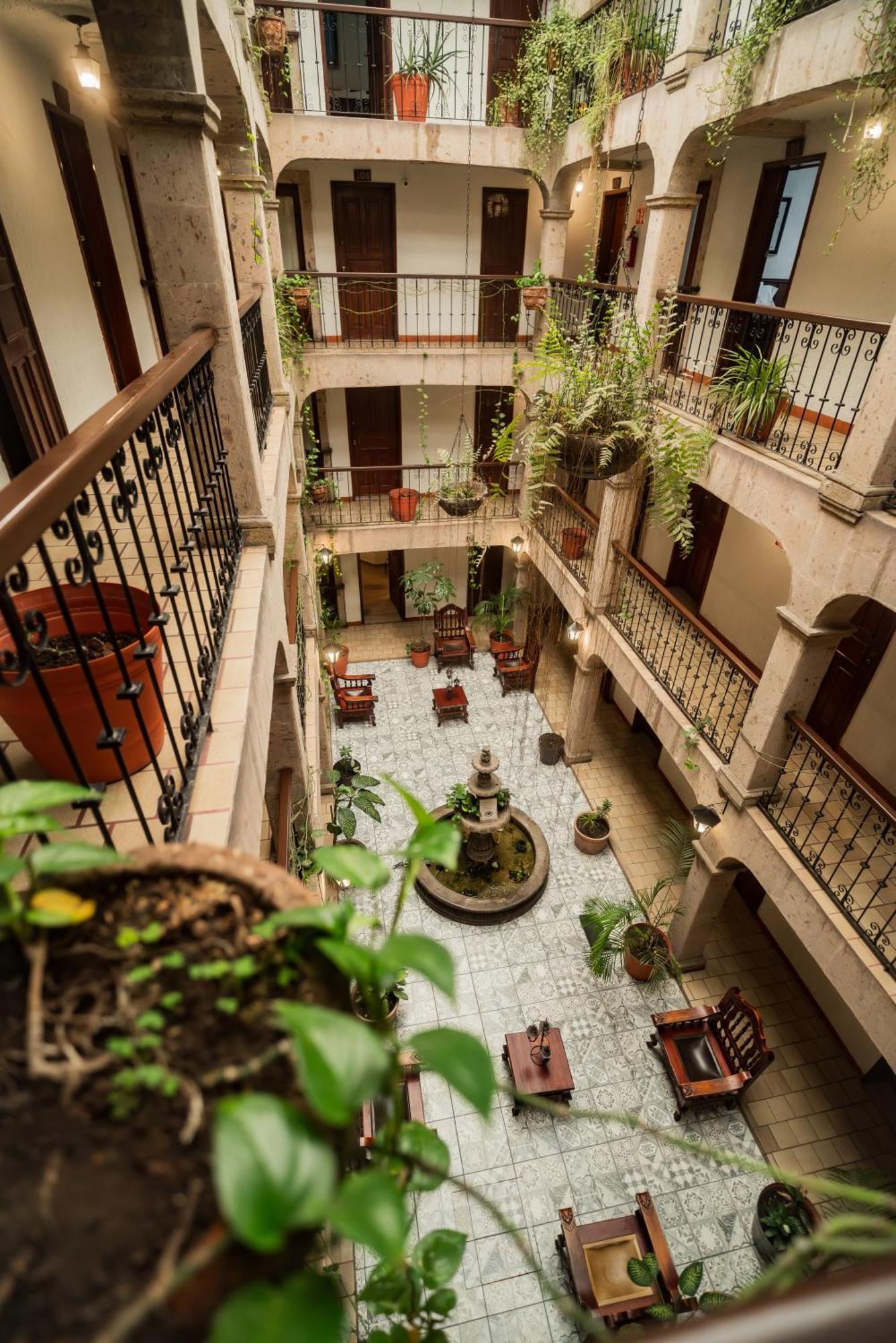 Hotel Don Quijote Plaza - Guadalajara Centro Historico Exterior foto